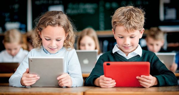 Digitalisierung an Schulen trotz knapper Budgets realisieren Digitalisierung an Schulen