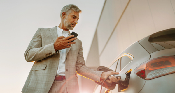 Playbook: E-Mobilität für mehr Nachhaltigkeit Playbook: E-Mobilität für mehr Nachhaltigkeit