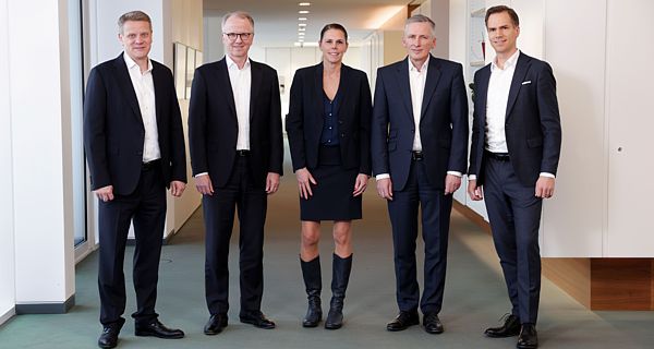 Der Vorstand der Deutschen Leasing zum Geschäftsjahr Deutsche Leasing - Brief des Vorstandes zum Geschäftsjahr